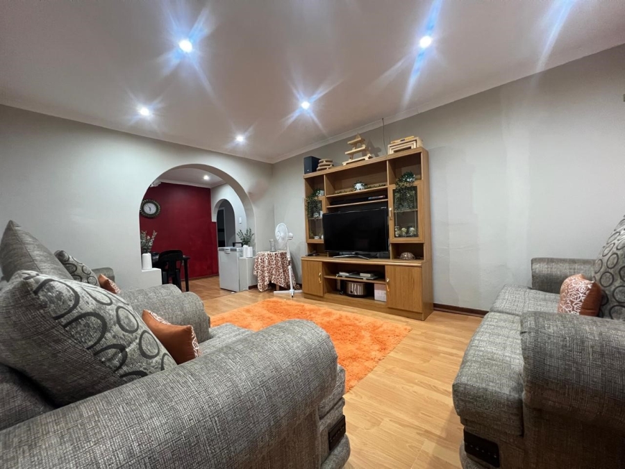 3 Bedroom Property for Sale in Booysens Park Eastern Cape